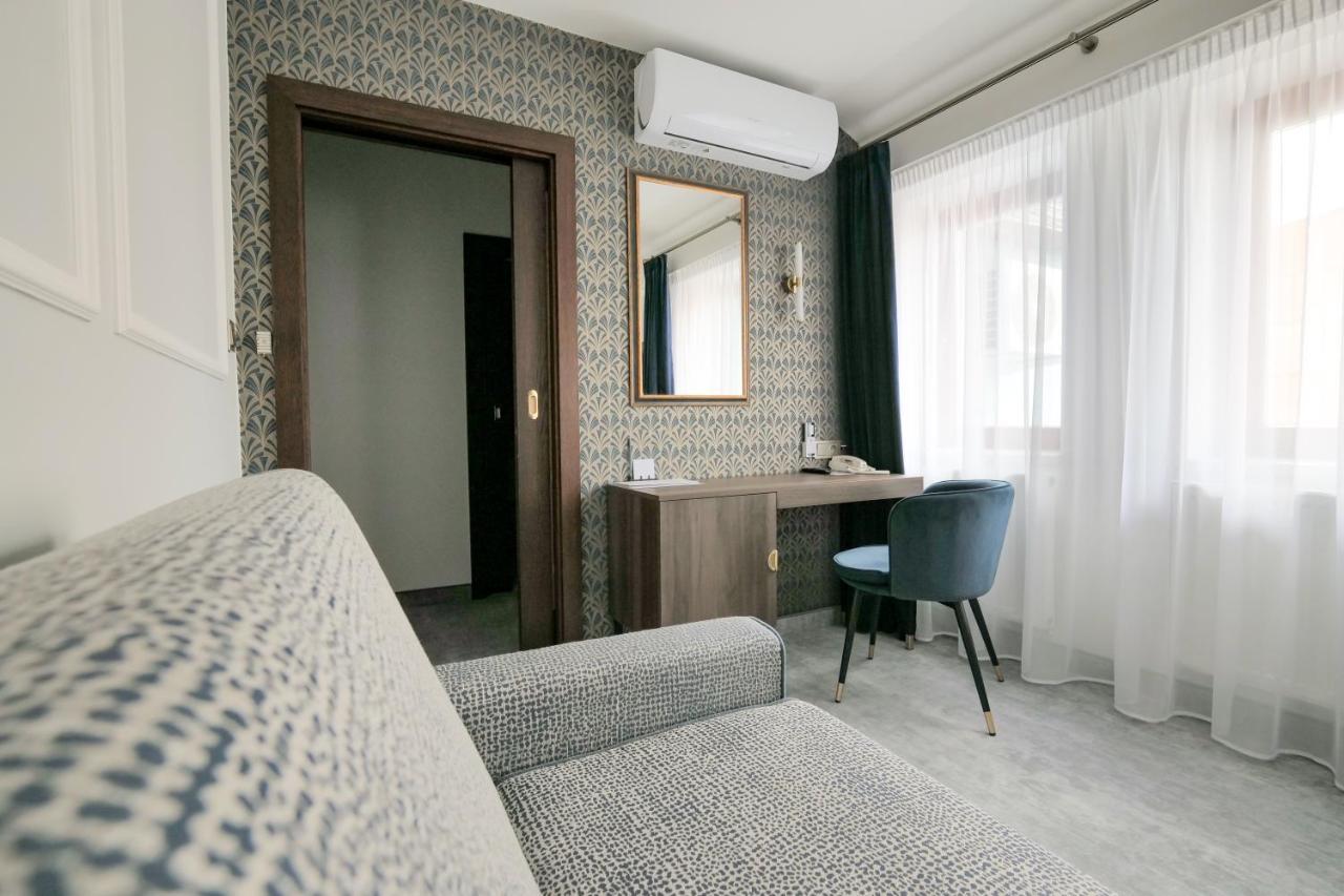 Hotel Zlata Hvezda Литомишль Экстерьер фото