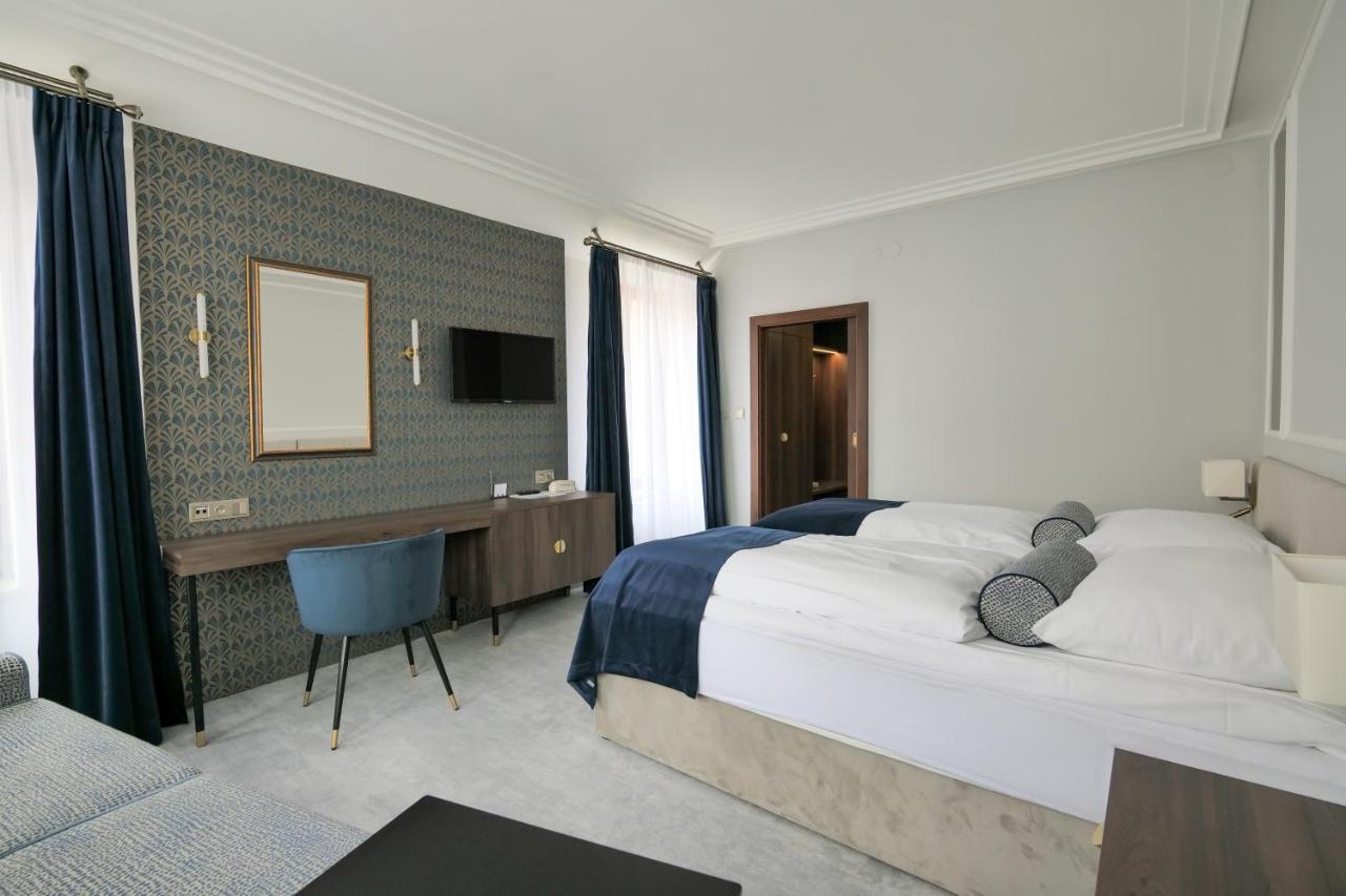Hotel Zlata Hvezda Литомишль Экстерьер фото