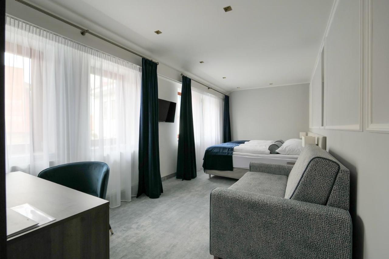 Hotel Zlata Hvezda Литомишль Экстерьер фото