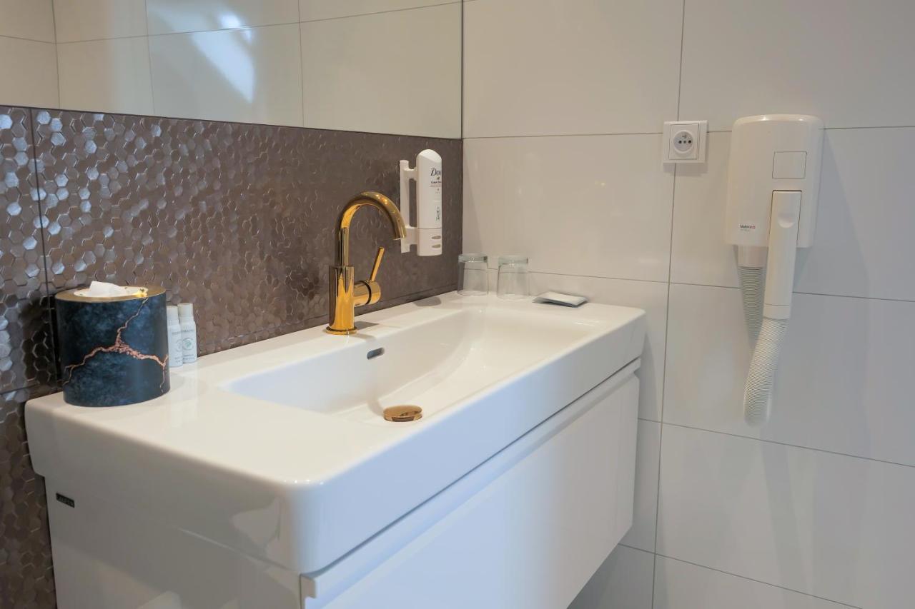 Hotel Zlata Hvezda Литомишль Экстерьер фото
