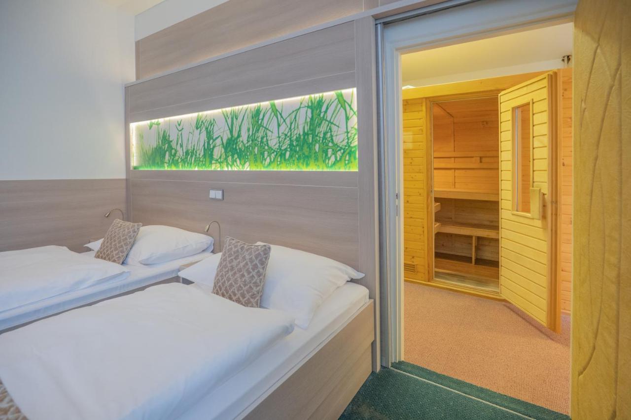 Hotel Zlata Hvezda Литомишль Экстерьер фото